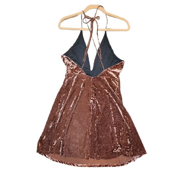 ASTR the label Faye Velvet Halter Fit & Flare Dress Open Back Sugar Plum Brown L - Picture 5 of 15